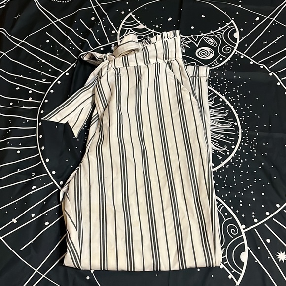 B&W Ardene Belted Striped Pants (Tie Waist) - Picture 3 of 4